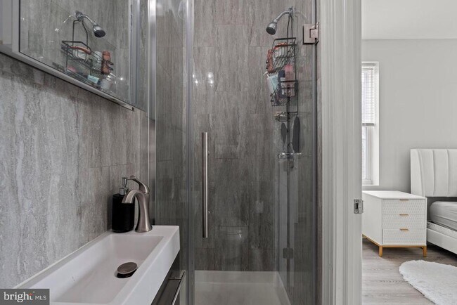 Building Photo - 4928 Florence Ave