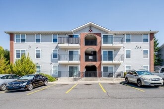 Building Photo - Live Where Comfort Meets Convenience - College Hill Condo in Pullman