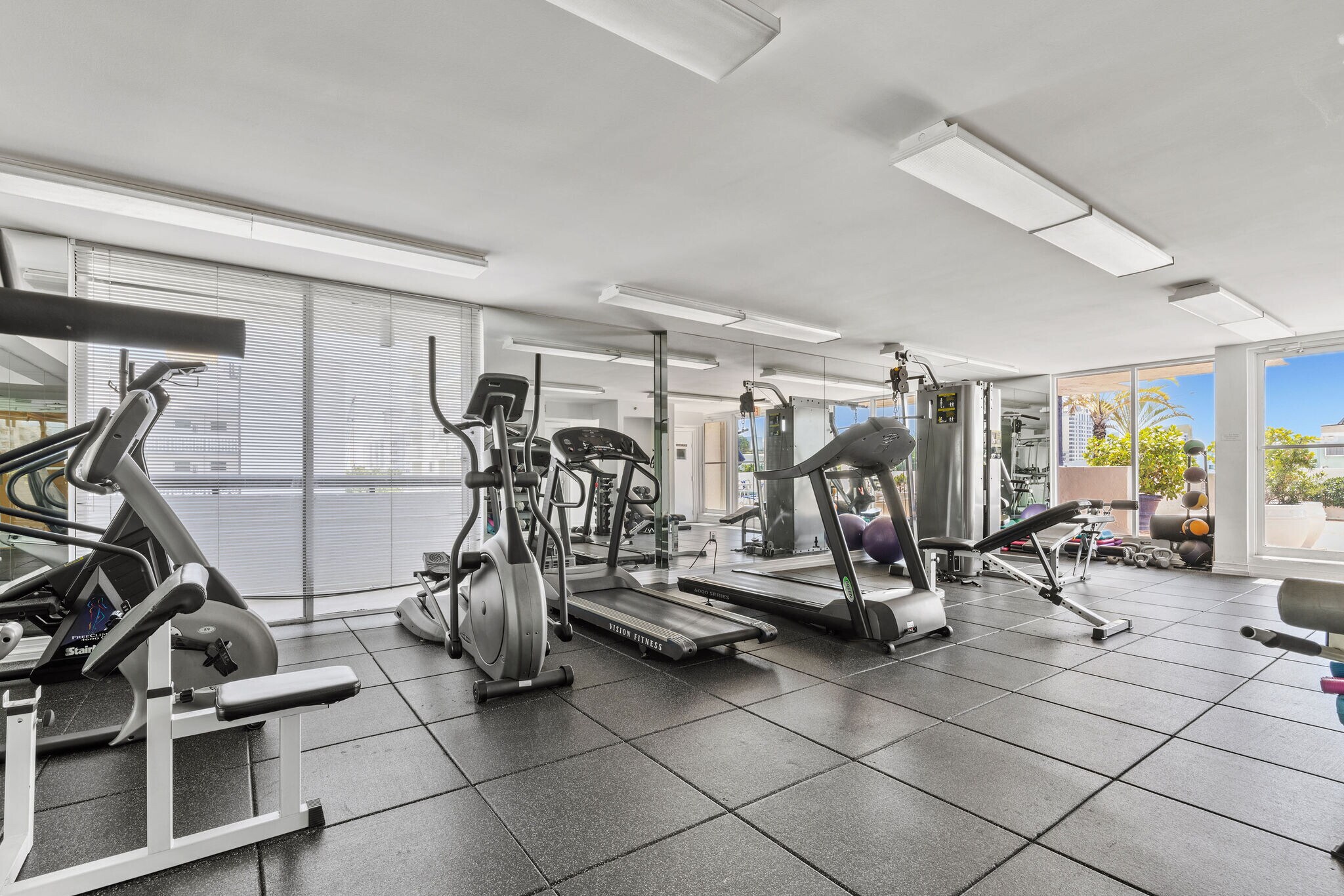 Building Photo - 1775 Washington Ave