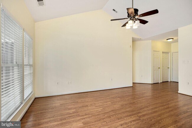 Building Photo - 4139 Fountainside Ln