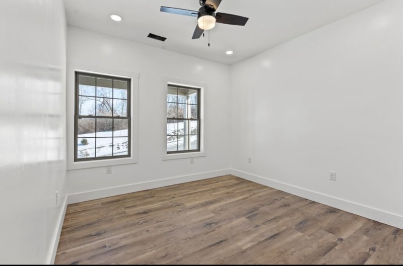 Building Photo - 100 Seven Oaks Dr