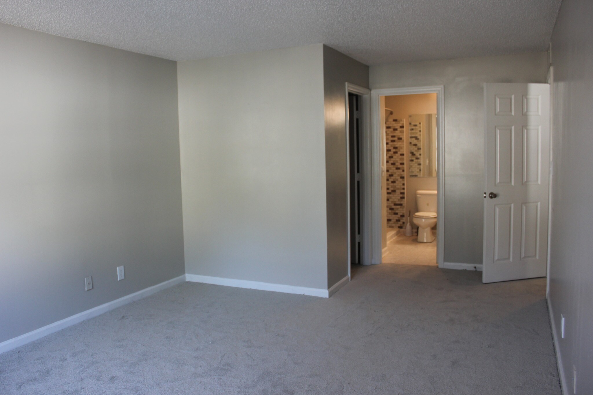 bedroom has large walk-in closet - 35 Devon Ln