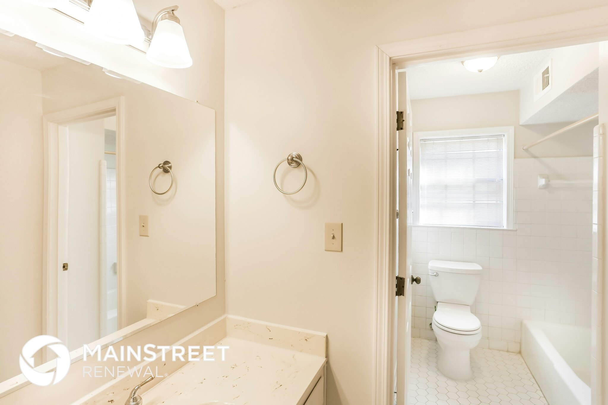 Building Photo - 6041 Syon Cove