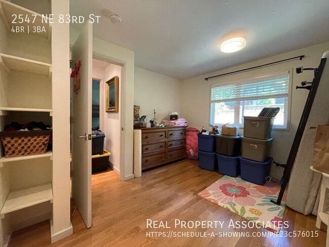 Building Photo - 2547 NE 83rd St