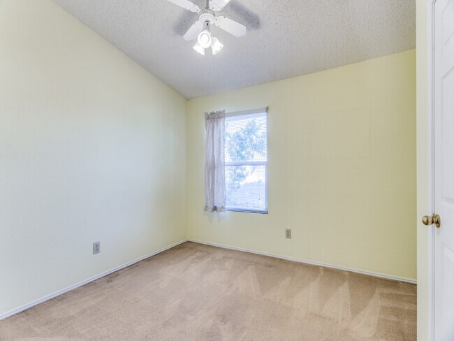 Building Photo - 2633 Harvest Moon Dr