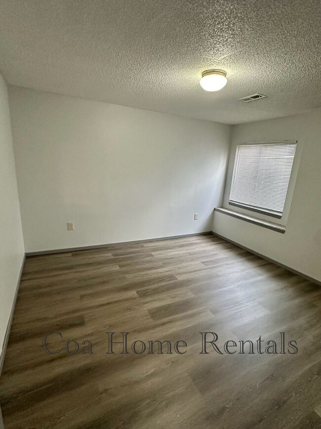 Building Photo - North East Duplex