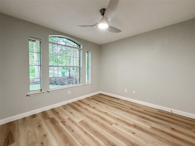Building Photo - 27 Auburn Path Dr