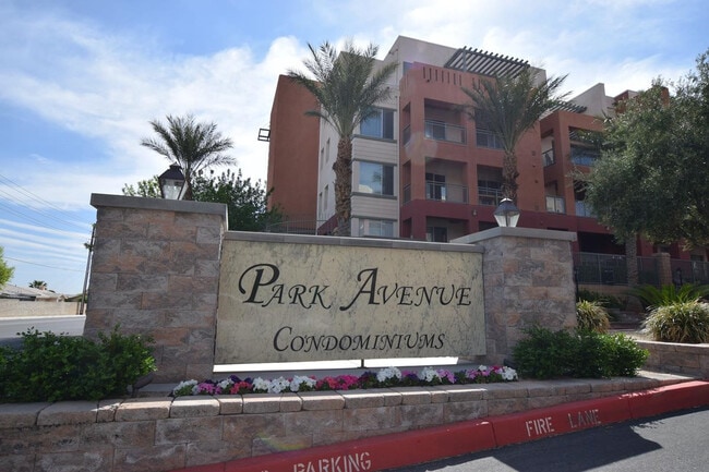 Building Photo - Great Park Ave Condo Unit!