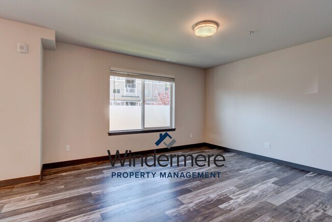 Building Photo - 2 Bedroom 2 Bath Condo in Summerwind Community