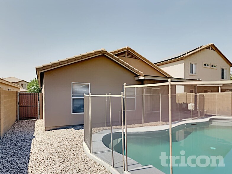 Building Photo - 11634 W Vogel Ave
