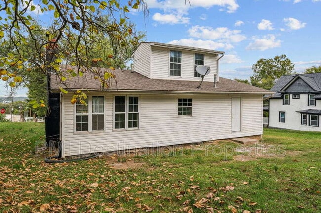 Building Photo - 4041 Ruby Ave