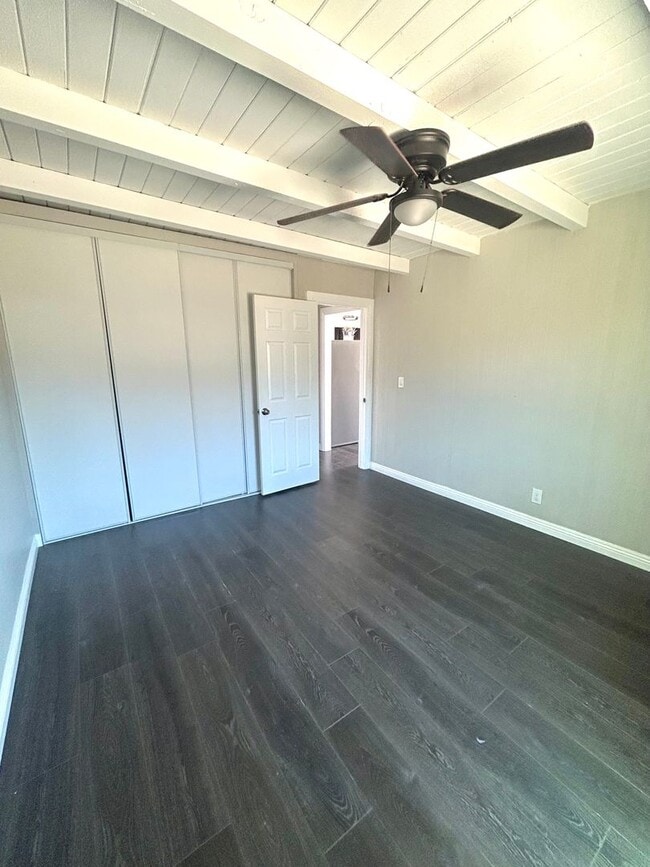 Building Photo - Newly Renovated 2 Bedroom 1 Bathroom Home