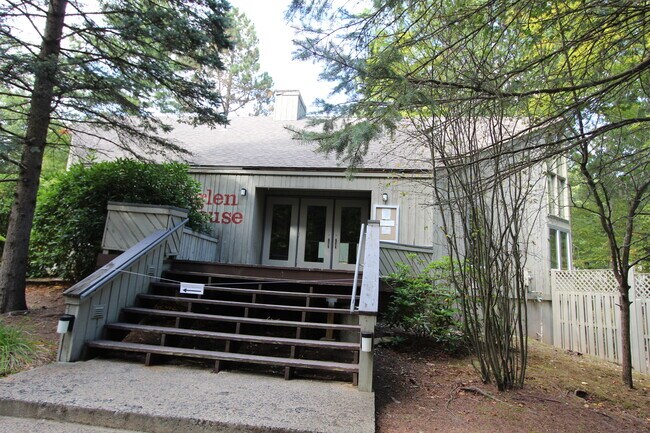 Building Photo - 6 Lyle Ct