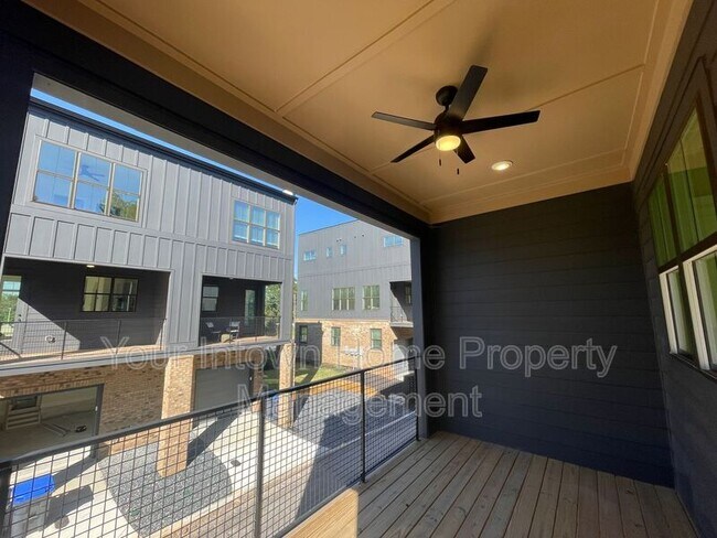 Building Photo - 1135 West Marietta St NW