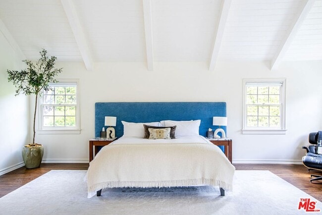 Building Photo - 226 Palisades Ave