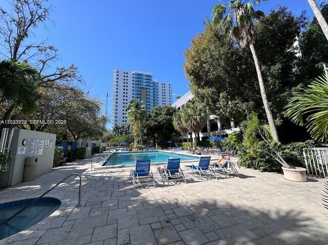 Building Photo - 850 N Miami Ave