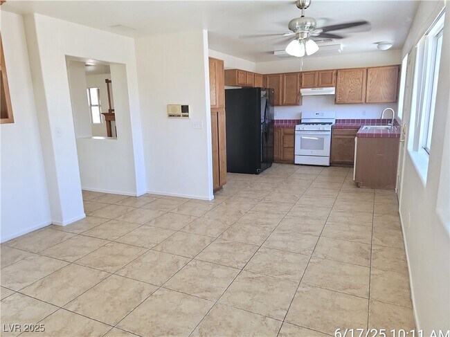 Building Photo - 9162 Green Frost Dr