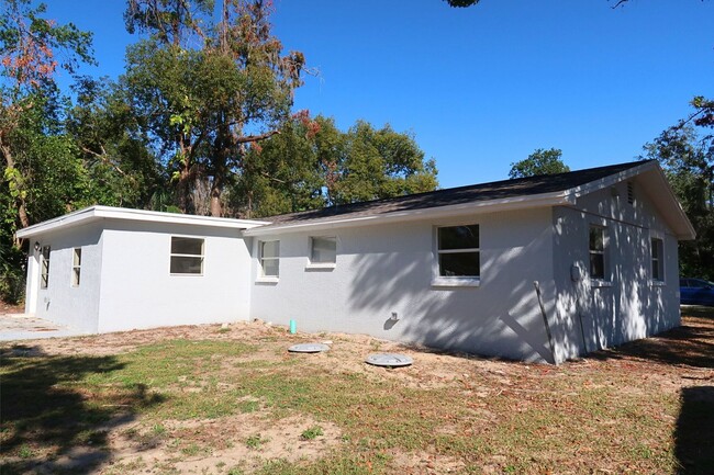 Building Photo - 7160 Lenape Cir