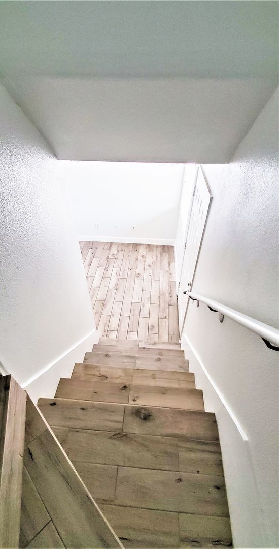 Building Photo - 701 E. 4th St.