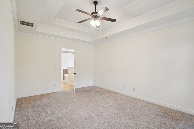 Building Photo - 160 Greenview Dr