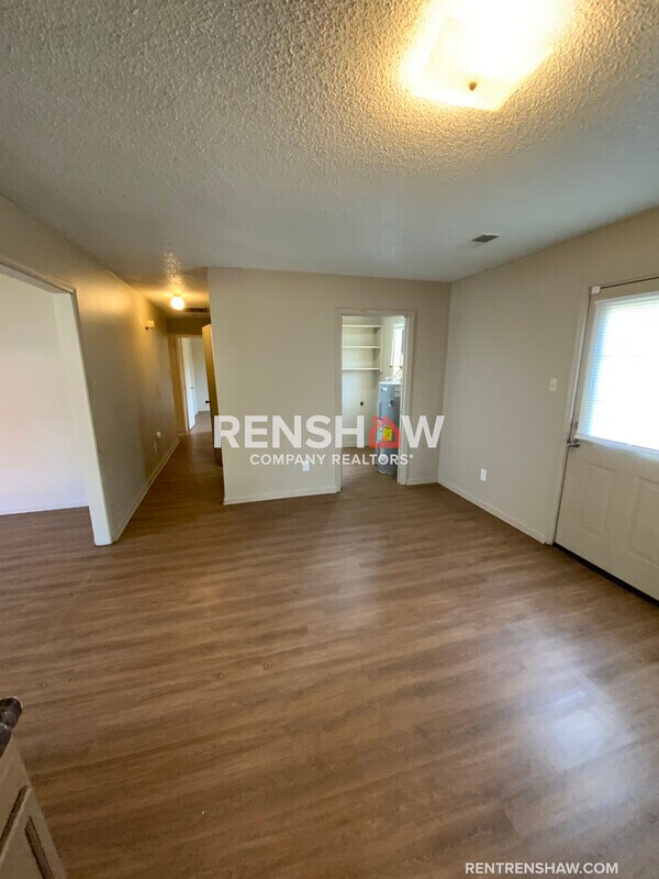 Building Photo - 320 Harton Ave