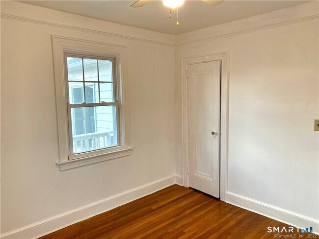 Building Photo - 43 Mohegan Ave