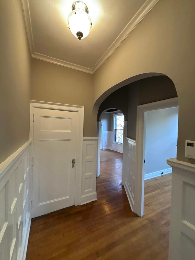 Building Photo - 509 Monroe Ave