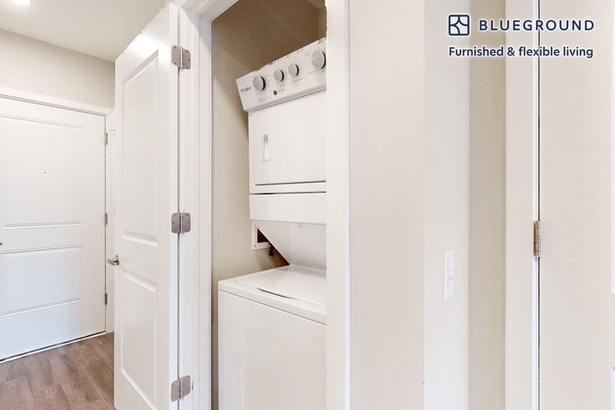 Building Photo - 79 Alexander St