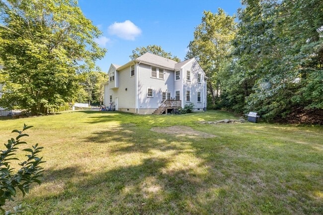 Building Photo - 178 Willow St