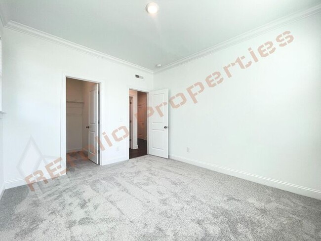 Building Photo - Beautiful Brand New 4 Bedroom, 3 Bathroom ...