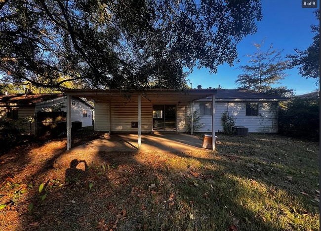 Building Photo - 224 Shellwood Dr