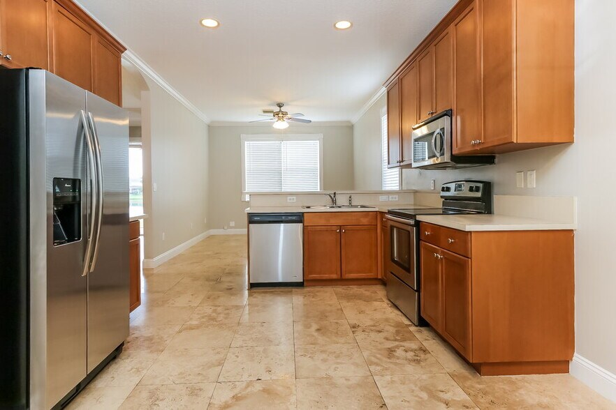 Building Photo - 141 Seminole Lakes Dr