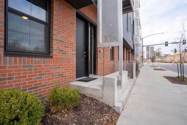 Building Photo - 400 SW 7th St