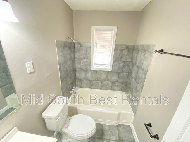 Building Photo - 3549 Sharpe Ave