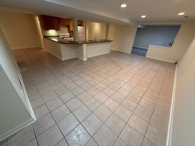 Building Photo - 46869 Mornington Rd
