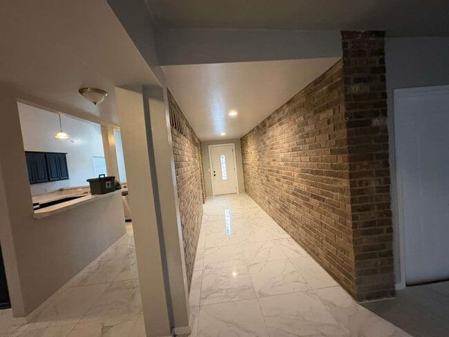 Building Photo - 1217 SW 18th St