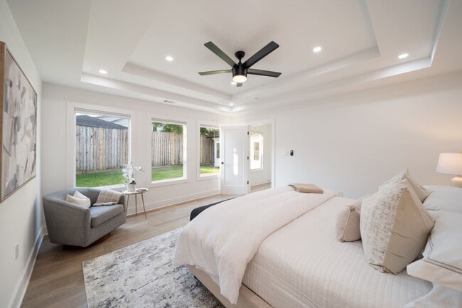 Building Photo - 2501 Briarhurst Dr