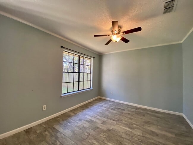 Building Photo - Gorgeous 3 bed 2 bath Single Story Home in Austin!!!