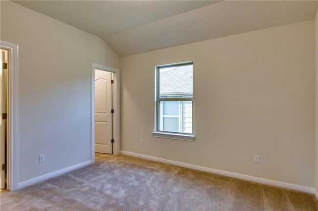 Building Photo - 15900 Cessida St