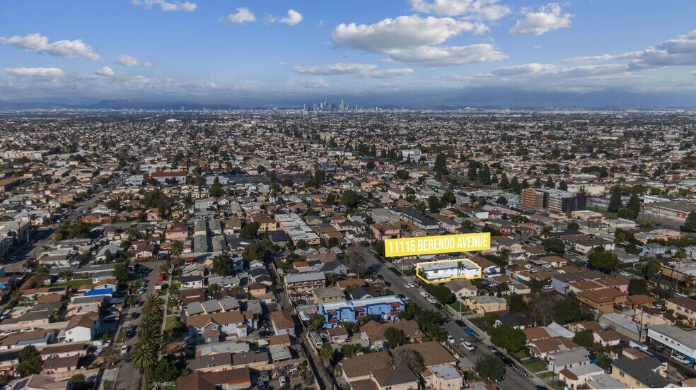 Building Photo - 11116 Berendo Ave