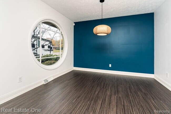 Building Photo - 509 Walbridge Dr