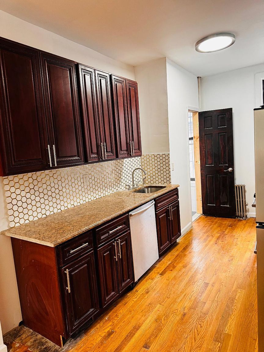 Building Photo - 3054 Inez St