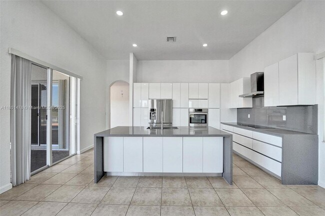 Building Photo - 3360 SW 195th Terrace