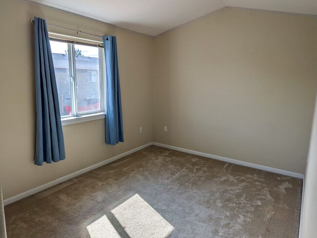 Building Photo - 1382 Glacier View St SE