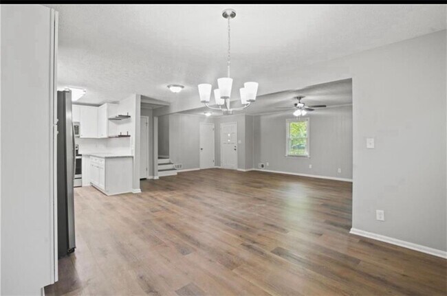 Building Photo - 703 Navaho Ct