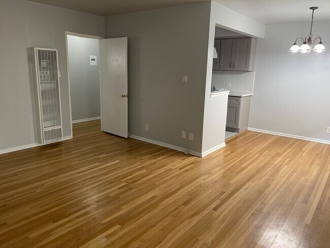 Building Photo - 848 9th St
