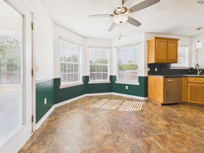 Building Photo - 5411 Prairie Lace Ln