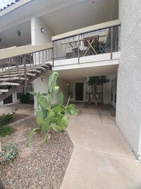 Building Photo - 2 Bedroom condo -w/d- Old Town Scottsdale/...