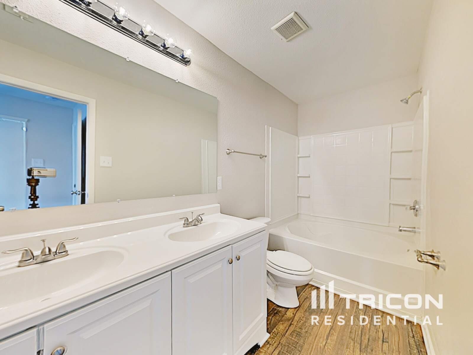 Building Photo - 908 Littleton Dr