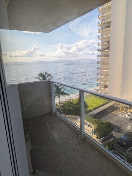 Building Photo - 5440 N Ocean Dr